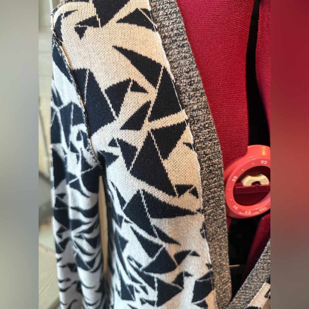 Reversible Origami Cardigan - Picture 3 of 6